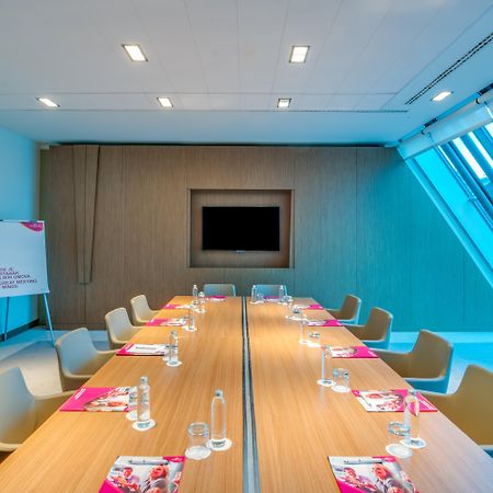 Hotel Crowne Plaza Belgrade By Ihg Esterno foto
