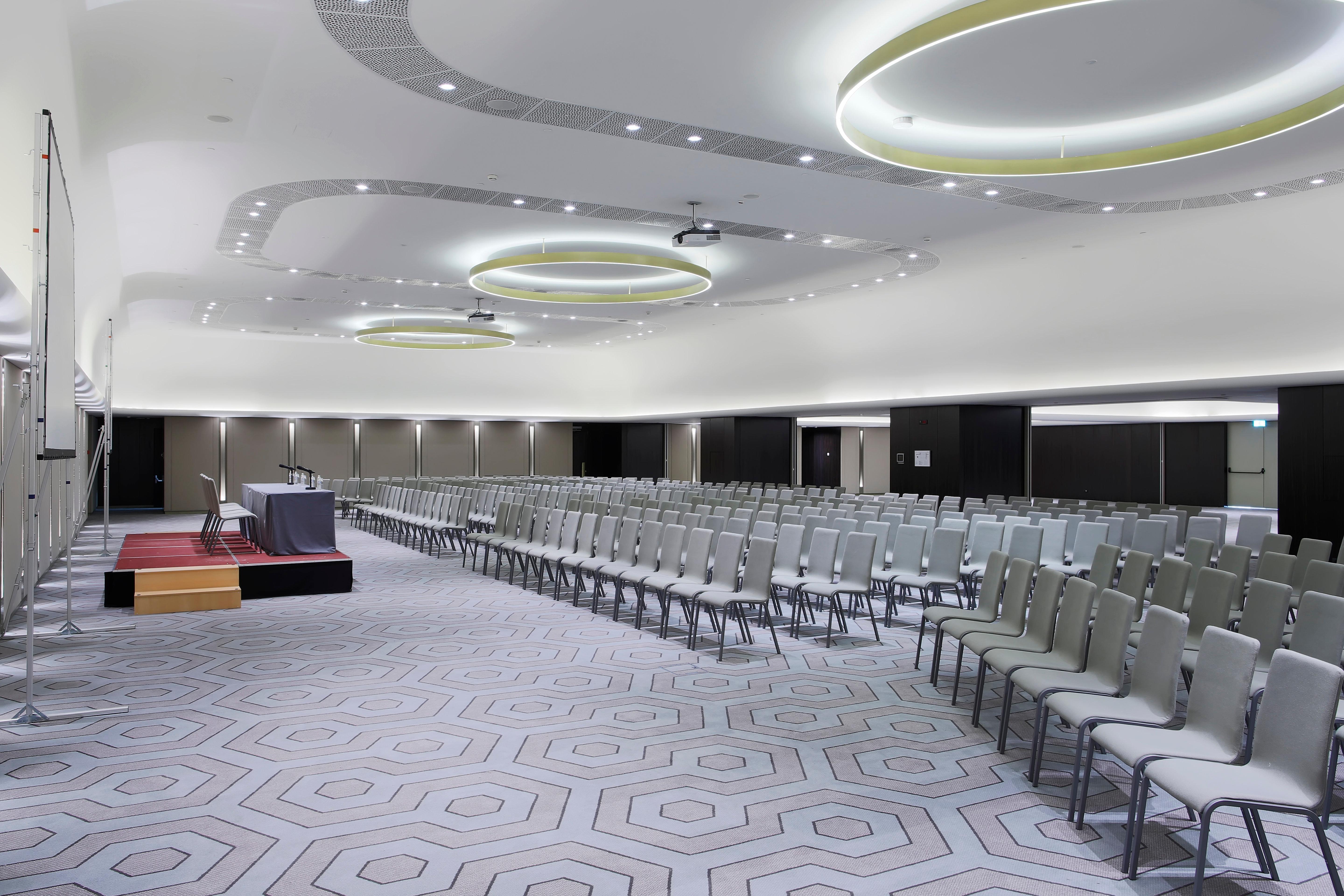 Hotel Crowne Plaza Belgrade By Ihg Esterno foto