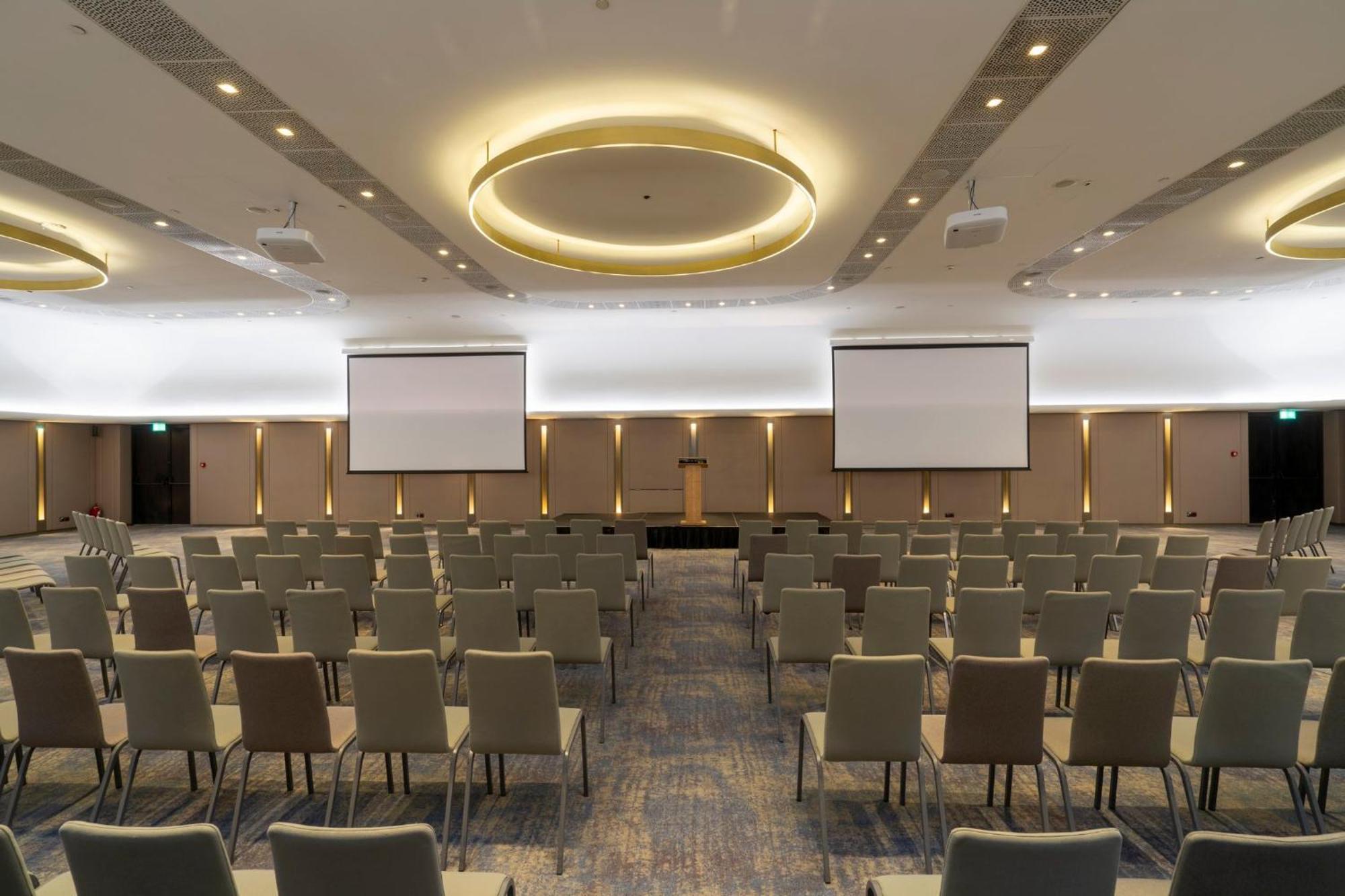 Hotel Crowne Plaza Belgrade By Ihg Esterno foto