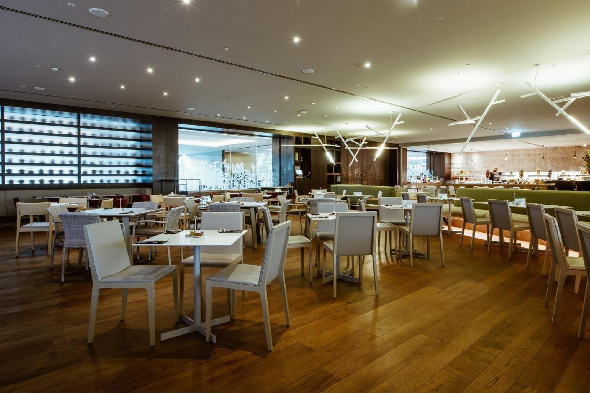 Hotel Crowne Plaza Belgrade By Ihg Esterno foto