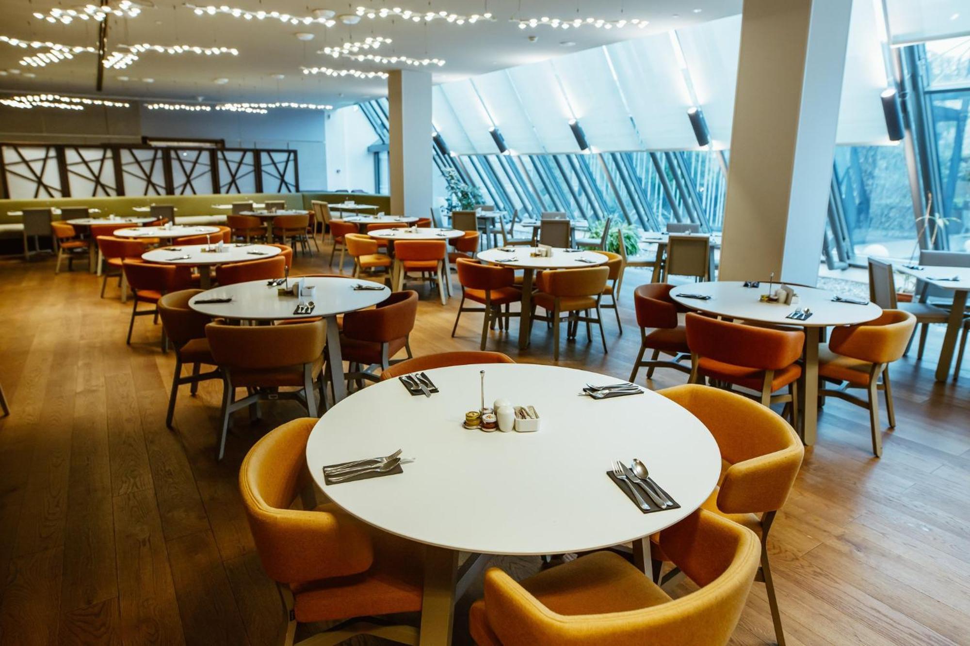Hotel Crowne Plaza Belgrade By Ihg Esterno foto
