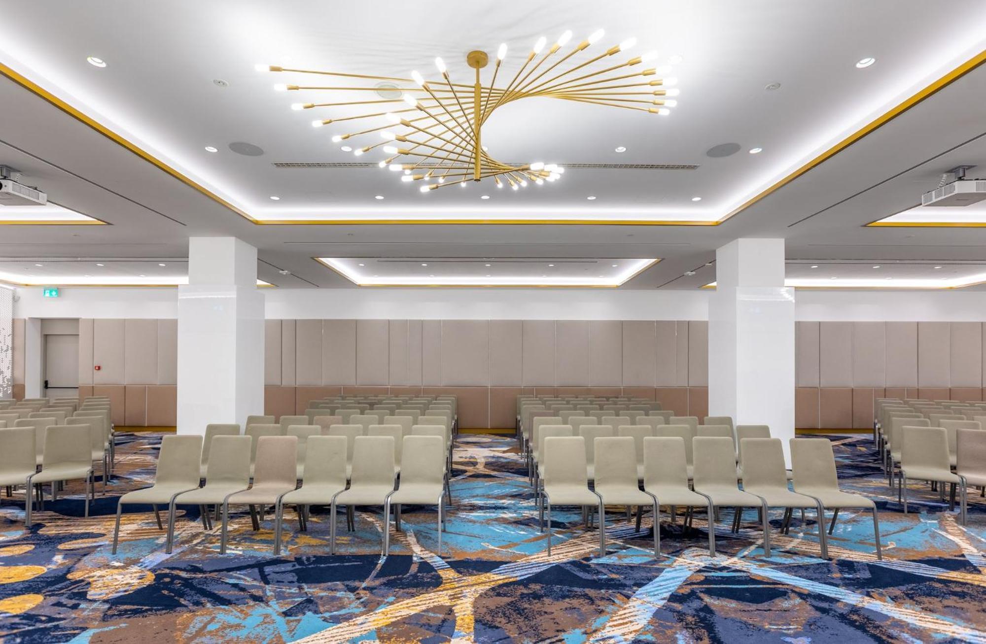 Hotel Crowne Plaza Belgrade By Ihg Esterno foto